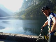 03_Gosausee_mit_Schwimmerin_ 08Uhrfrueh